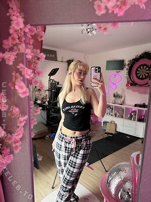 Akkcess Nude Leaked Photo #14