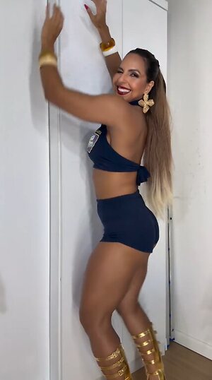 Alane Pereira leaked photo #41