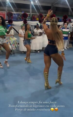 Alane Pereira leaked photo #46