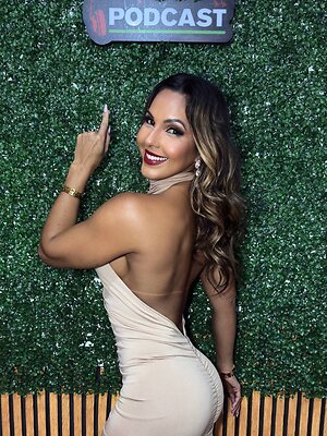Alane Pereira leaked photo #54
