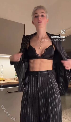 aleandrafrerk / ale4ndra Nude Leaked Photo #22