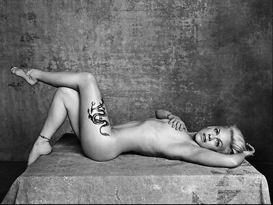 Alecia Beth Moore leaked photo #3