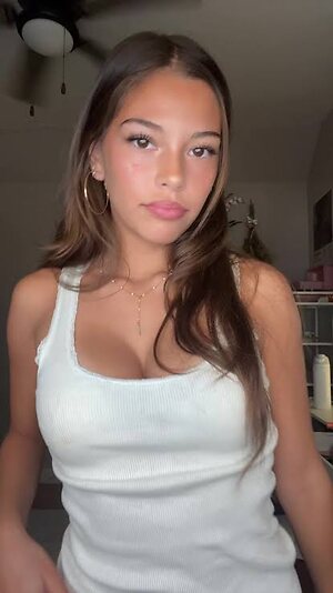 Alejandra Cadena leaked photo #3