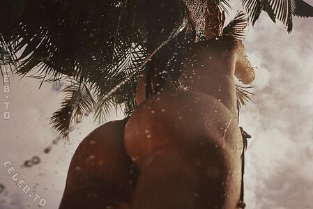 Alessandra Ambrosio Nude Leaked Photo #73