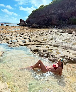 Alessandra Ambrosio photo