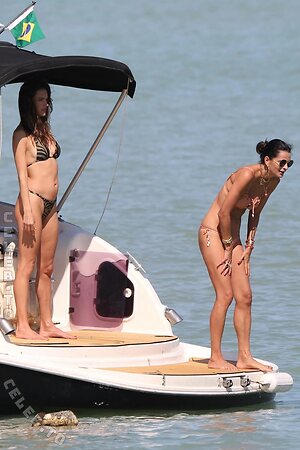 Alessandra Ambrosio Nude Leaked Photo #663