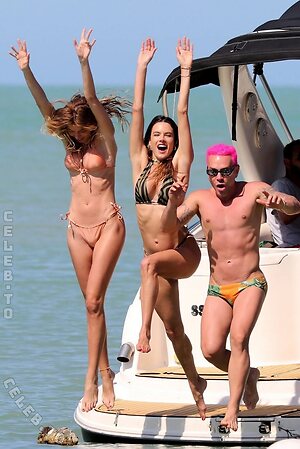 Alessandra Ambrosio Nude Leaked Photo #666