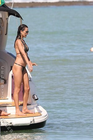 Alessandra Ambrosio Nude Leaked Photo #671
