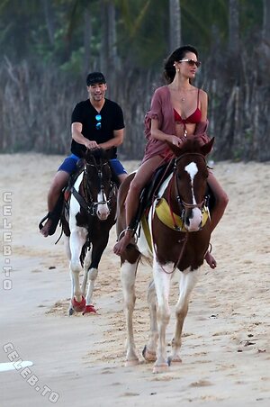 Alessandra Ambrosio Nude Leaked Photo #706