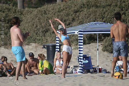 Alessandra Ambrosio photo