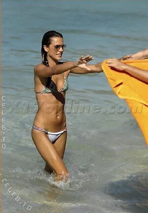 Alessandra Ambrosio photo