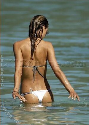 Alessandra Ambrosio photo