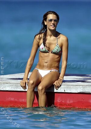 Alessandra Ambrosio photo