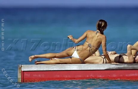 Alessandra Ambrosio photo