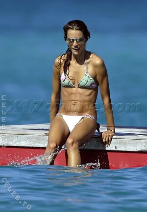 Alessandra Ambrosio photo