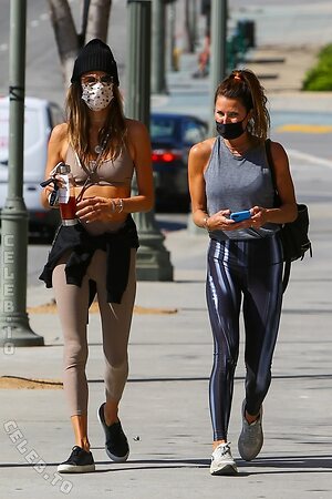 Alessandra Ambrosio photo