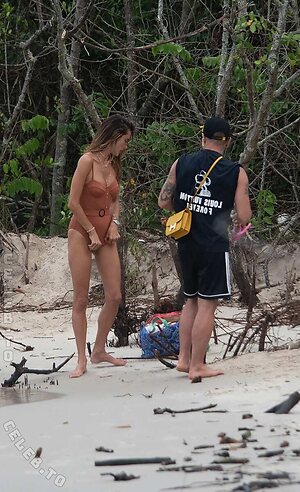 Alessandra Ambrosio photo