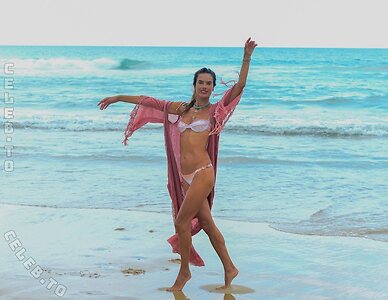Alessandra Ambrosio Nude Leaked Photo #1326