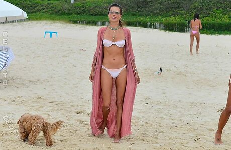 Alessandra Ambrosio Nude Leaked Photo #1329