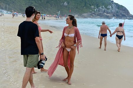 Alessandra Ambrosio photo