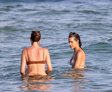 Alessandra Ambrosio Nude Leaked Photo #1381