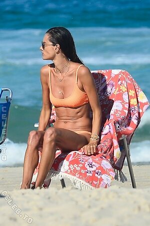 Alessandra Ambrosio Nude Leaked Photo #1475