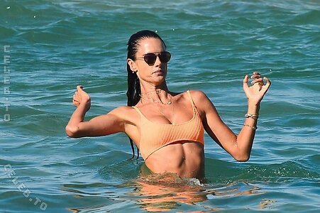 Alessandra Ambrosio Nude Leaked Photo #1476