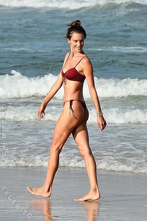 Alessandra Ambrosio photo