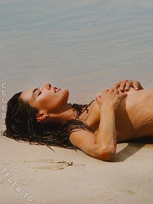Alessandra Ambrosio photo