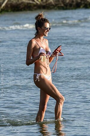 Alessandra Ambrosio Nude Leaked Photo #1607