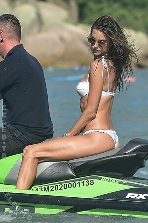 Alessandra Ambrosio Nude Leaked Photo #1654