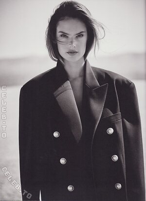 Alessandra Ambrosio photo