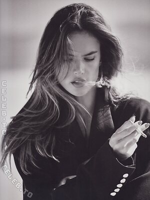 Alessandra Ambrosio photo