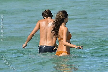 Alessandra Ambrosio photo