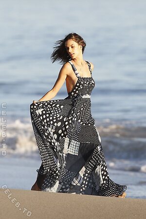 Alessandra Ambrosio photo