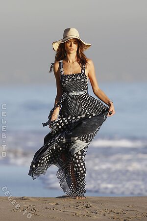 Alessandra Ambrosio photo