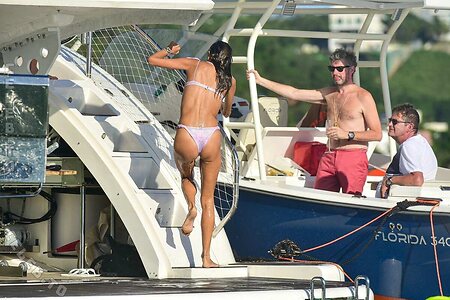Alessandra Ambrosio leaked photo #2160