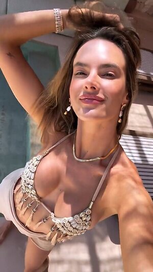 Alessandra Ambrosio leaked photo #2207
