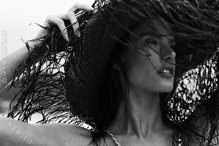 Alessandra Ambrosio leaked photo #2221