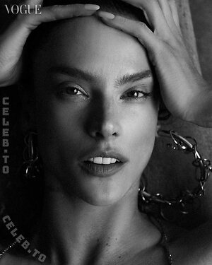 Alessandra Ambrosio leaked photo #2222