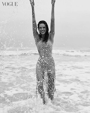 Alessandra Ambrosio leaked photo #2223