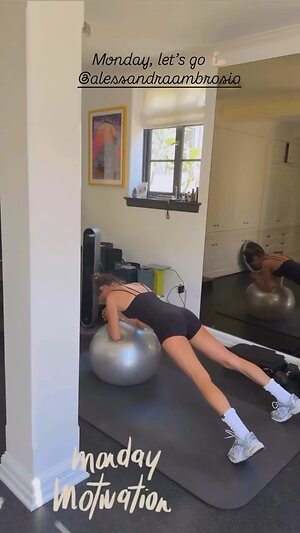 Alessandra Ambrosio leaked photo #2268