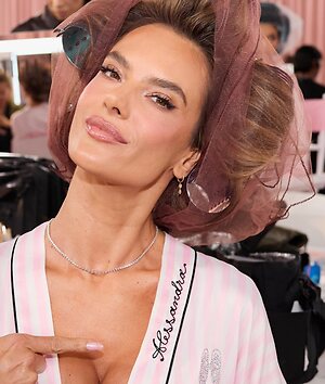 Alessandra Ambrosio leaked photo #2391