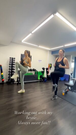 Alessandra Ambrosio leaked photo #2415