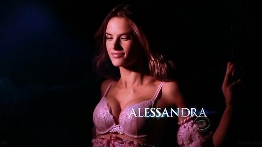 Alessandra Ambrosio leaked photo #2562