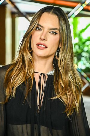 Alessandra Ambrosio leaked photo #2671