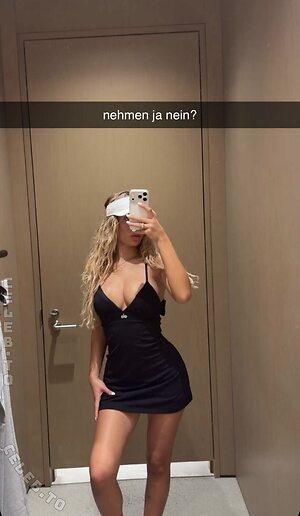 ALESSIASXR More Nude Photos