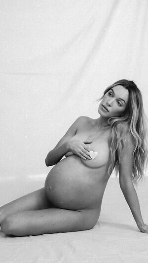 Alex Cooper leaked photo #6