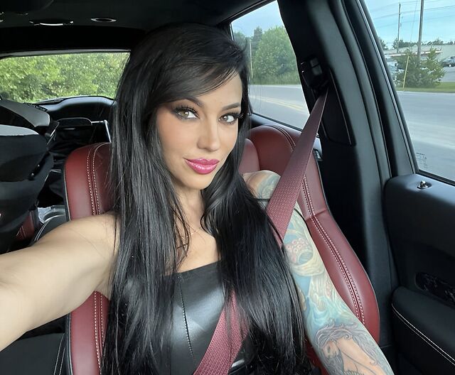 Alex Zedra leaked photos