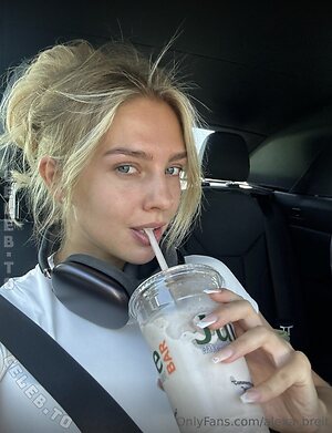 Alexa Breit
